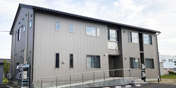グループホーム外観画像（新潟県燕市　あいこうえん翼）ワシズ設計